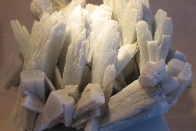 anhidrita un mineral importante para la industria