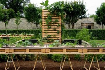 crea tu propia mesa de cultivo con palets reciclados y cultiva con exito en espacios reducidos