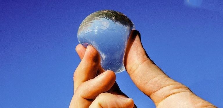 Ooho: La revolucionaria botella de agua biodegradable y comestible que ...
