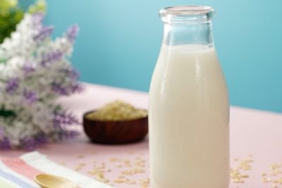 prepara la deliciosa y saludable leche de arroz casera en 5 sencillos pasos